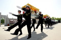 天津永安公墓高标准训练礼仪兵堪比“国旗护卫队”