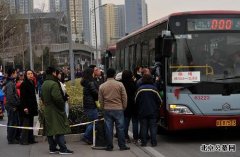 北京便民公交车服务扫墓市民