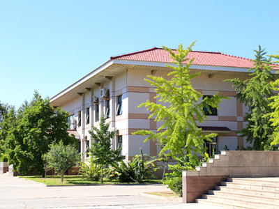 北京市潮白陵园党支部召开党员大会凝聚民生服务奋进力量