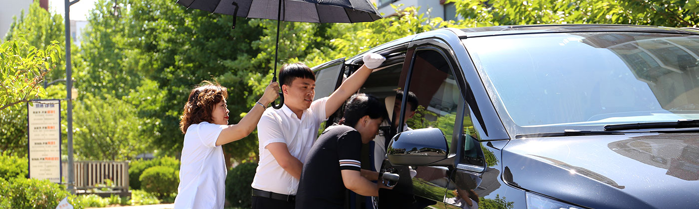 选墓专车