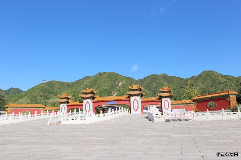 天寿陵园入口