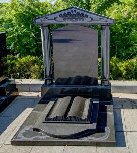 义平苑传统经典书卷立碑