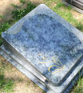 福泽园艺术斜卧碑