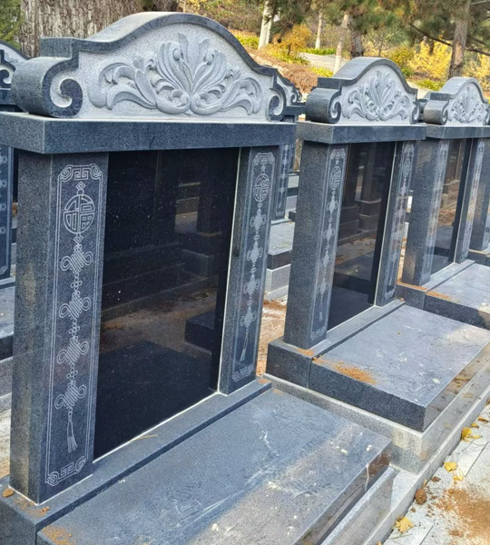 福泽园西七E区管帽立碑