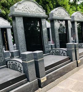 世尊园南六C区官帽立碑