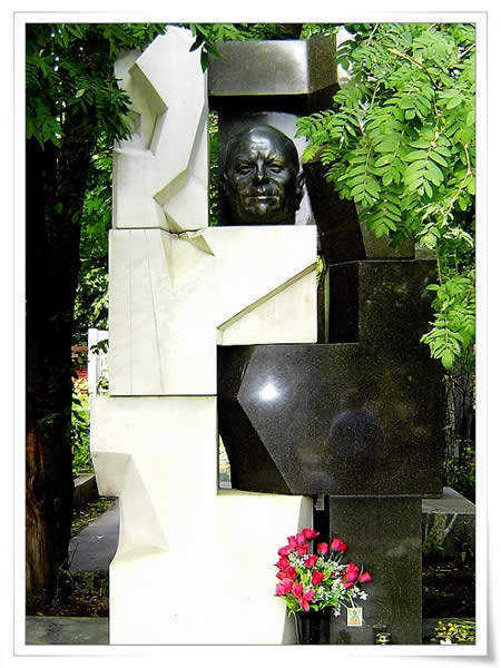 新圣女公墓