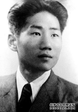 毛岸英同志是中国人民领袖毛泽东同志的长子。一九五○年十一月二十五日在抗美援朝战争中英勇牺牲。