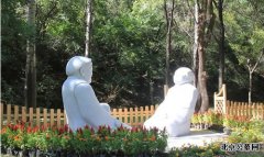八达岭陵园迎国庆 数万盆鲜花装点陵园