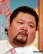 台星戎祥猝逝 爱妻在风水师陪同下低调寻墓地