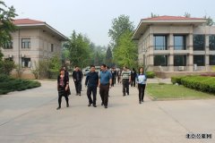 顺义区民政局领导们到潮白陵园检查节前安全工作