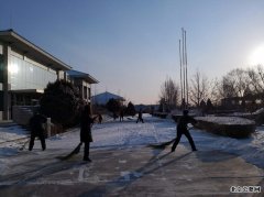 潮白陵园开展扫雪铲冰工作