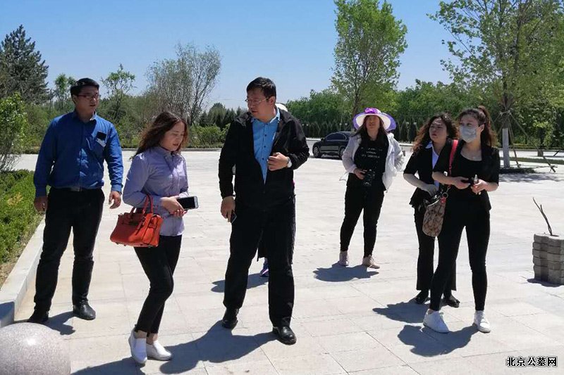 王总一行参观学习现场