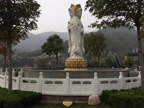 昌平桃峰陵园大佛