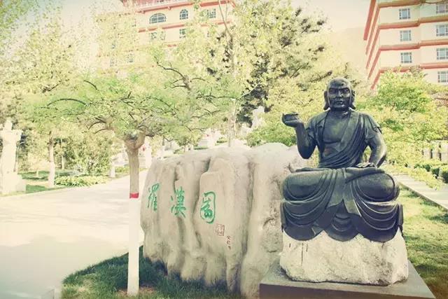 灵山宝塔陵园景观图片