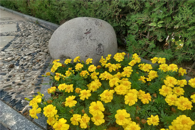 三河灵山宝塔陵园