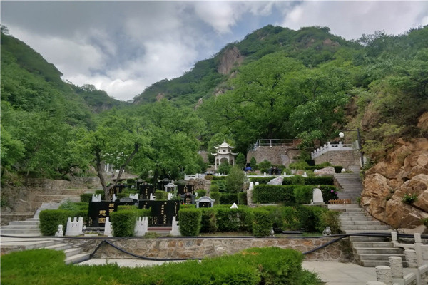 天寿陵园和九公山长城纪念林树葬