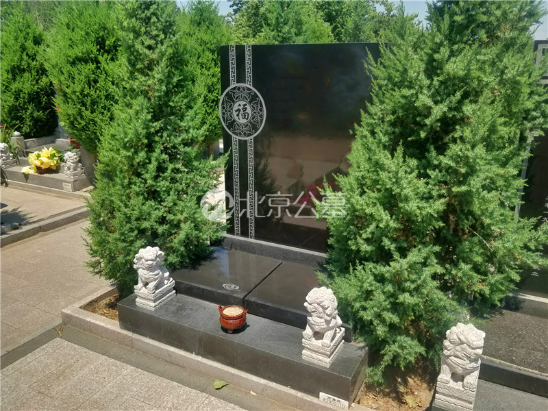 万青苑立碑C正面