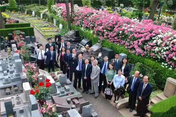 2010年春天福寿园高管首次参观玫瑰园
