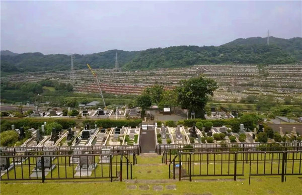 建于上个世纪60年代的镰仓灵园
