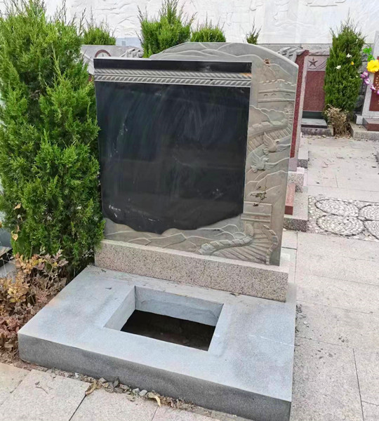 军魂园立碑1