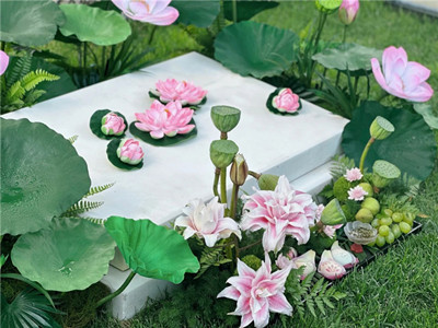 中元节北京九公山长城纪念林代亲祭扫以花为信,以礼传情,让思念如期抵达