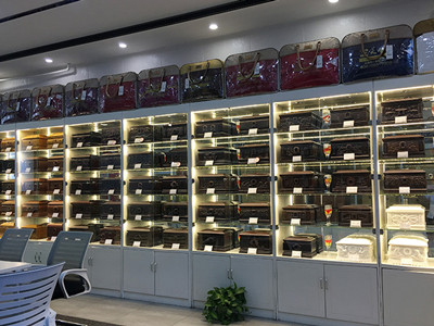 北京八宝山附近白事服务详情：骨灰盒寿衣店位置与一站式丧葬服务价格指南