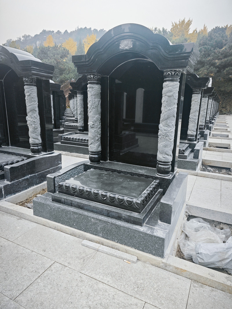 墓碑正面 墓碑正面