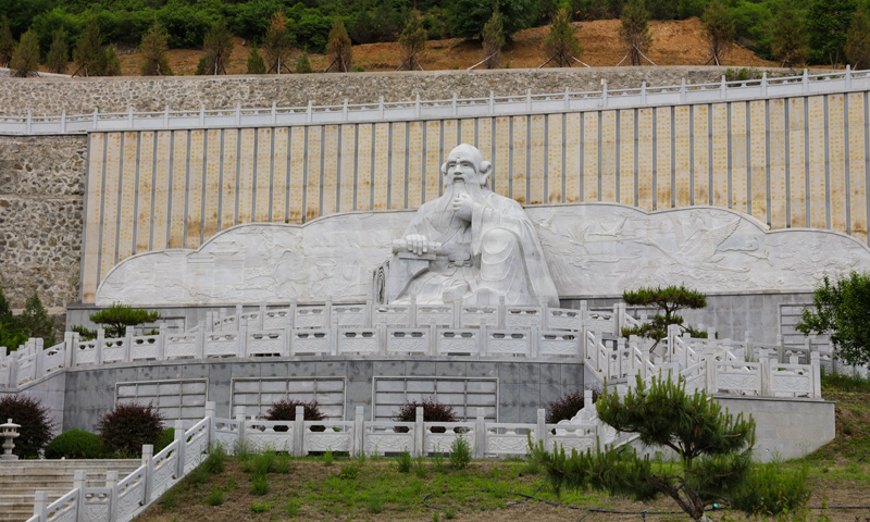 陵园雕像