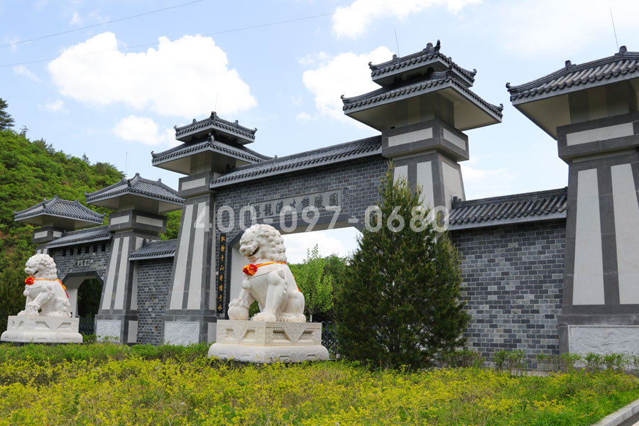 懋龙溪生态陵园三阙门