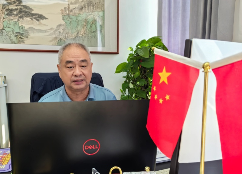李全喜会长主持会议 李全喜会长主持会议